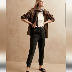 Banana Republic Black Cargo Jogger Pants L Petite NWT